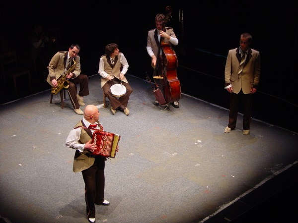  Ole Schmidt in Die Lust am Scheitern, Theater Hora 2001–